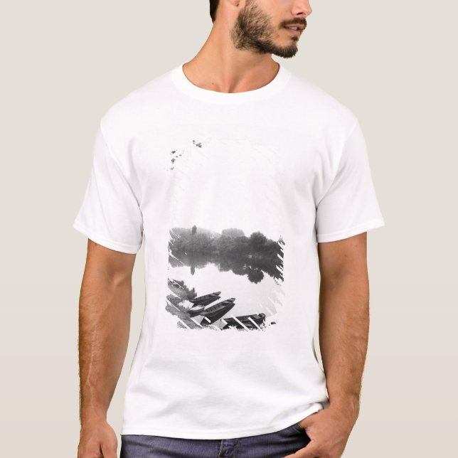 FRANCE, Touraine, The Loire: CHINON Boats along T-Shirt (Front)
