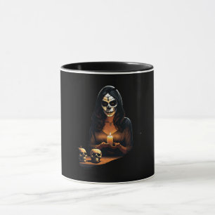 Frau mit Schädelmasken geschmückt Halloween Mug