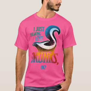 Freaking Love Skunks Love Cute Skunk Wildlife T-Shirt