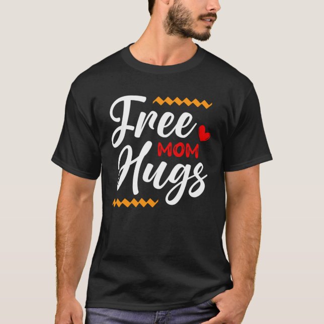 Free Mom Hugs LGBT Transgender Bisexual Pride Mont T-Shirt (Front)