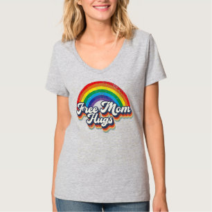 Free Mum Hugs Rainbow Heart LGBT Flag LGBT Pride T-Shirt