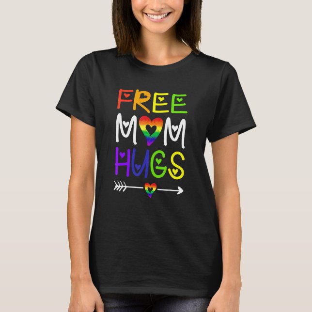 Free Mum Hugs  Rainbow Heart Lgbt Pride Month T-Shirt (Front)