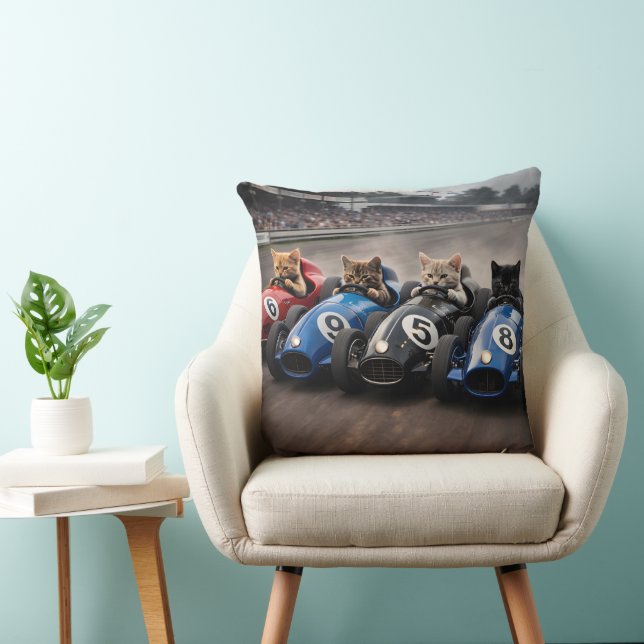 Free racing kittens pillow (Chair)
