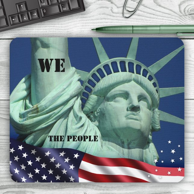 Freedom USA Statue of Liberty Mouse Mat (Mouse pad featuring an image of the Statue of Liberty with the USA flag to celebrate the US)
