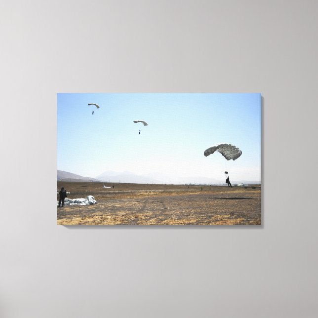 Freefall parachute jumpers canvas print (Front)