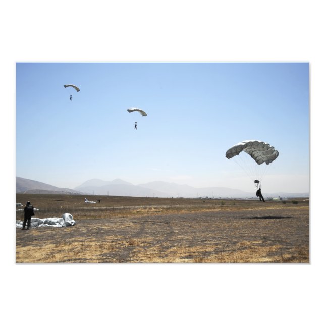 Freefall parachute jumpers photo print (Front)