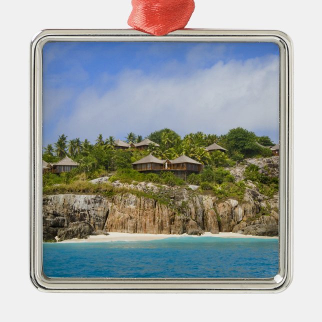 Fregate Island Resort (PR) Metal Tree Decoration (Front)