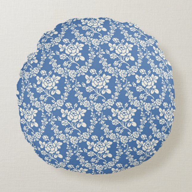 French Blue White Floral Pattern Botanical Chic Round Cushion (Front)