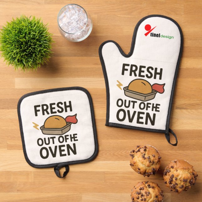 Fresh Out of the Oven Oven Mitt & Pot Holder Set (Top Down)