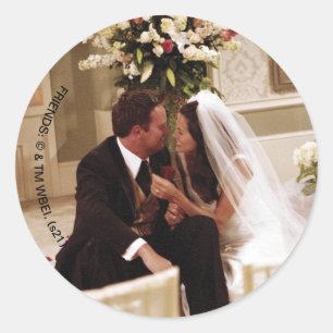 FRIENDS™   Chandler & Monica Married Classic Round Sticker