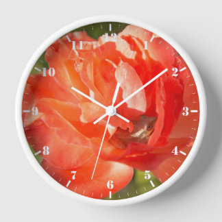 Frog in the red rose clock