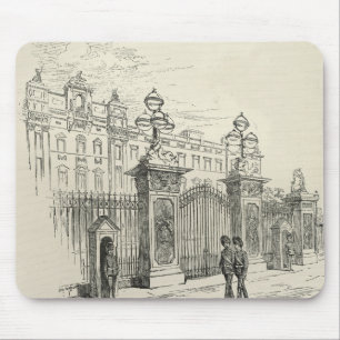Front view of Buckingham Palace Mouse Mat