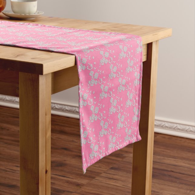 FS-Style 1-PINK-WHITE-TABLE RUNNER 16x90in (In Situ)