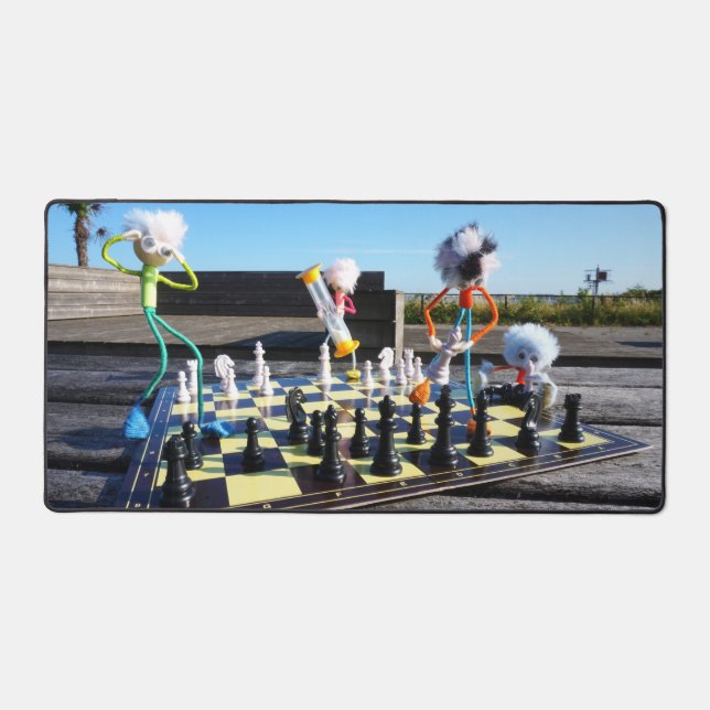 Fubby playing chess game. desk mat (Front)