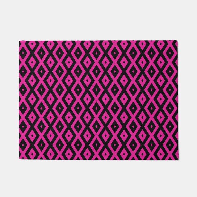 Fuchsia and black diamond pattern doormat (Front)