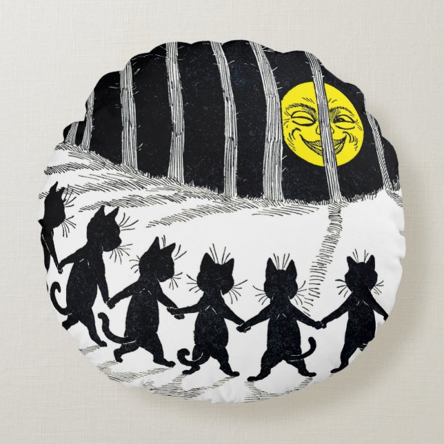 Full moon and Cats, Louis Wain Round Cushion (Front)