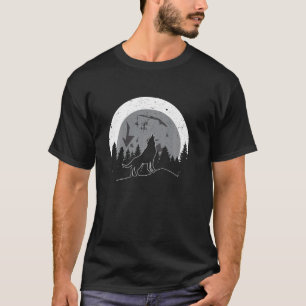 Full Moon Light Wolf Howling Scary Night Halloween T-Shirt