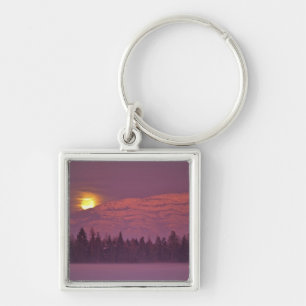 Full moon rises over Teakettle Mountain during Key Ring