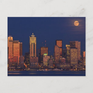 Full moon rising over downtown Seattle skyline Postcard