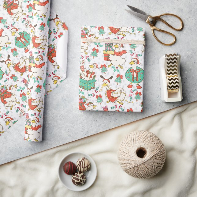 Fun Festive Christmas Goose Wrapping Paper (Crafts)