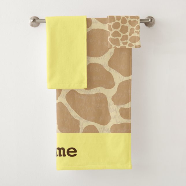 Fun Personalised Giraffe Bath Towel Set (Insitu)