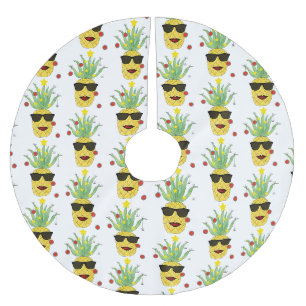 Fun Tropical Pineapples Brushed Polyester Tree Skirt