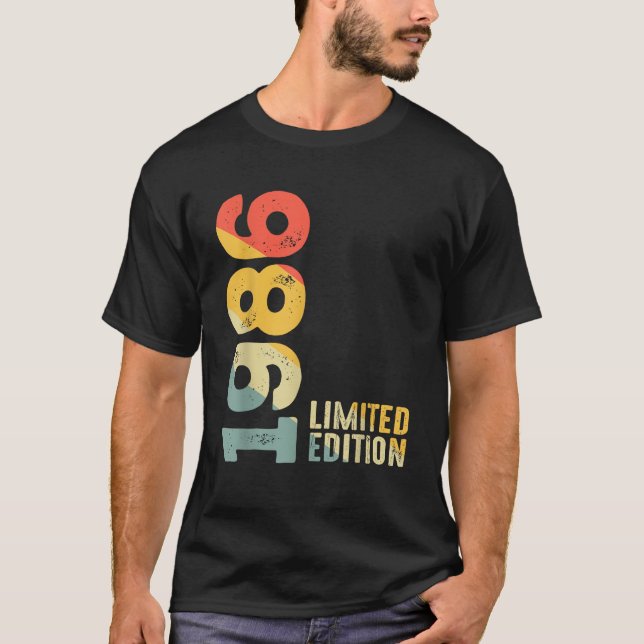 Funny 40th Gift Men Women Made in 1986 Retro T-Shirt (Front)