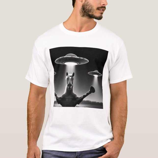 Funny Alien Horse UFO Horse Selfie with UFOs T-Shirt (Front)