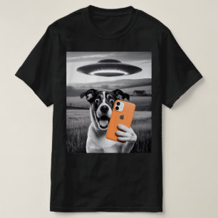 Funny Alien UFO Dog Selfie - Cool Cat & Space UFO  T-Shirt