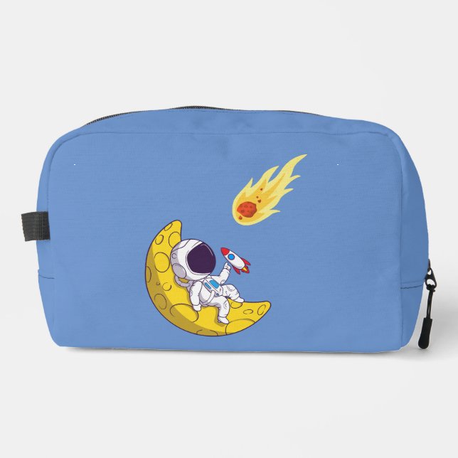 funny astronaut dopp kit (Front)