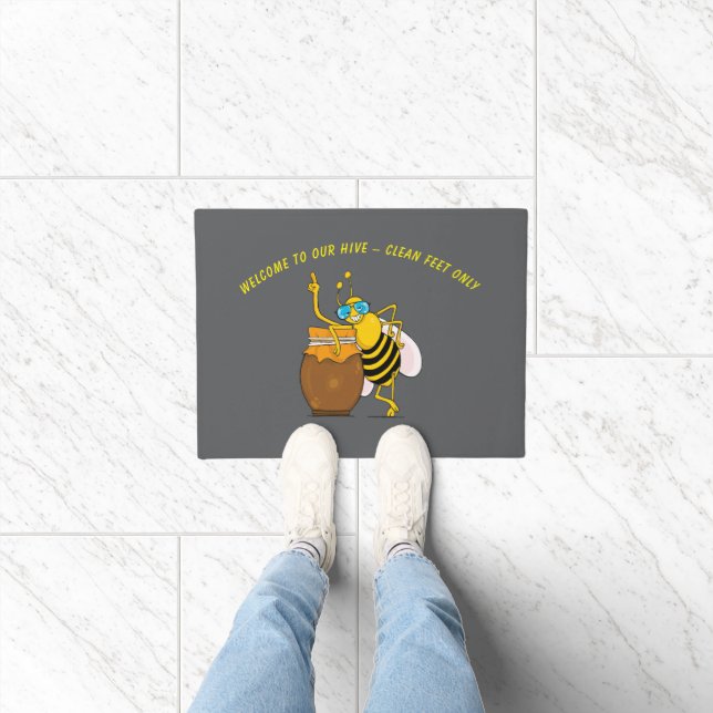 Funny Bee Welcome Doormat | Clean Feet Only (Indoor)