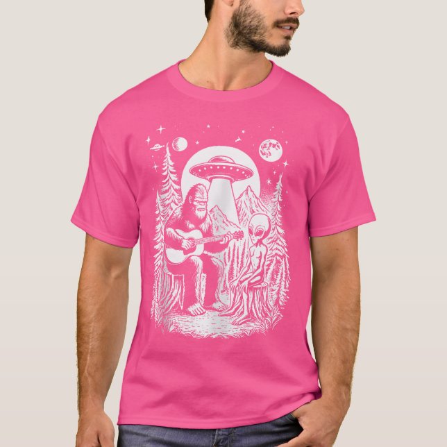 Funny Bigfoot Alien Spaceship Big Foot Sasquatch A T-Shirt (Front)