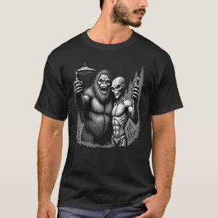 Funny Bigfoot Alien UFO Drinking Beer T-Shirt
