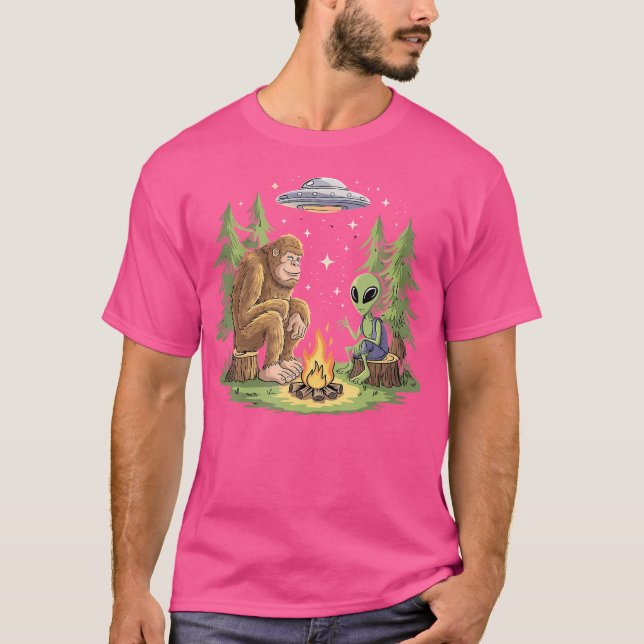 Funny Bigfoot And Alien Campfire Ufo Sasquatch Big T-Shirt (Front)