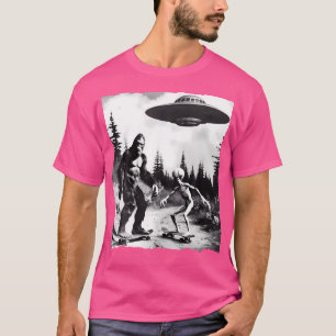 Funny Bigfoot And Alien On Skateboard. Ufo Bigfoot T-Shirt