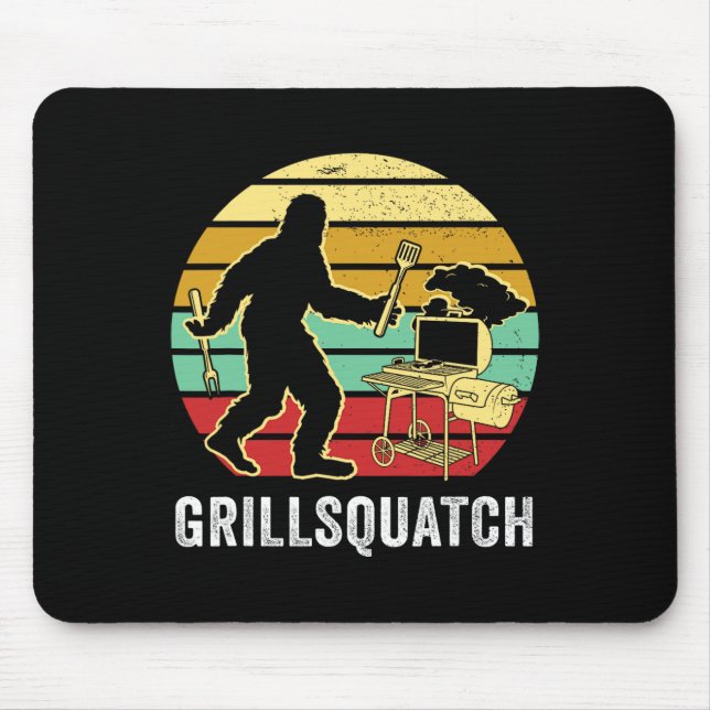 Funny Bigfoot Grilling Sasquatch Pitmaster Grill L Mouse Mat (Front)