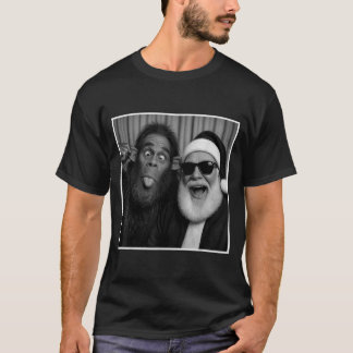 Funny Bigfoot Photobooth With Santa Christmas Xmas T-Shirt