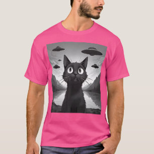 Funny Black Cat Selfie With Ufos Aliens Weird Cat T-Shirt