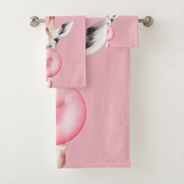 Funny Bubblegum Giraffe Bath Towel Set (Insitu)