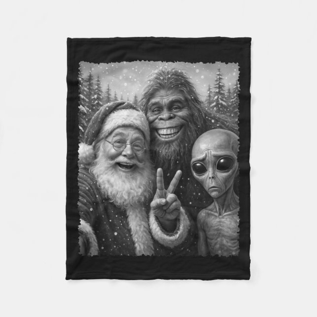 Funny Cat Santa Bigfoot Alien Christmas Selfie Tee Fleece Blanket (Front)