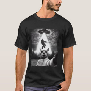 Funny Cat Selfie Flying Alien UFO Abducting Bigfoo T-Shirt