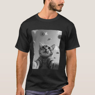 Funny Cat Selfie UFO Hovering Alien Cat Lovers UFO T-Shirt