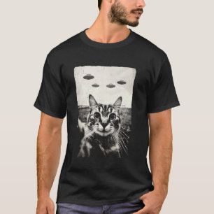 Funny Cat Selfie UFO Photo Weird Kitty White Black T-Shirt