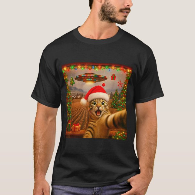 Funny Cat Selfie With Alien Ufo Christmas Lights S T-Shirt (Front)