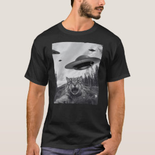 Funny Cat Selfie with Alien UFO T-Shirt