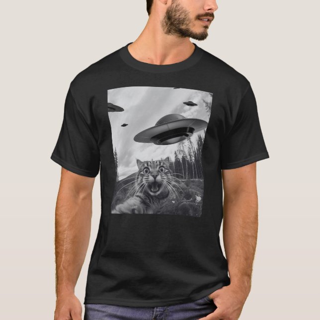 Funny Cat Selfie with Alien UFO T-Shirt (Front)