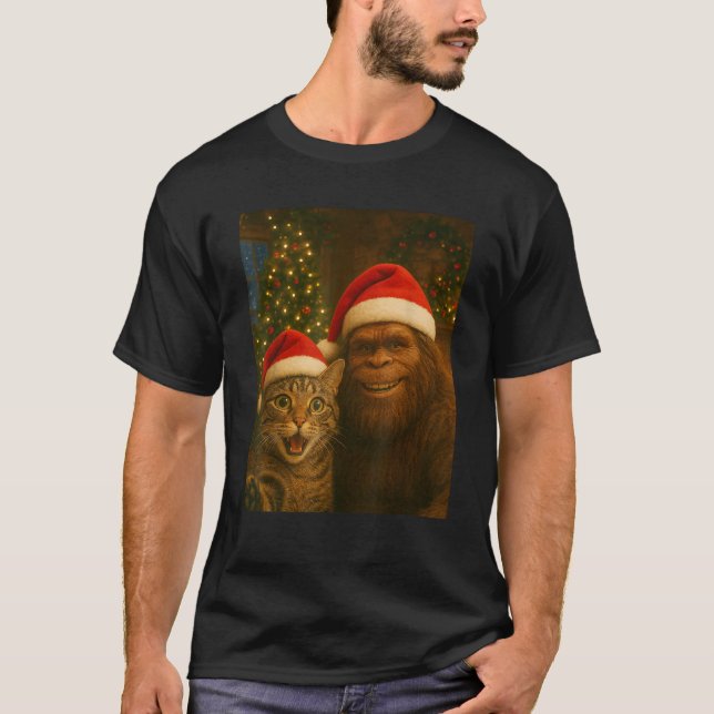 Funny Cat Selfie with Bigfoot Christmas Sasquatch  T-Shirt (Front)