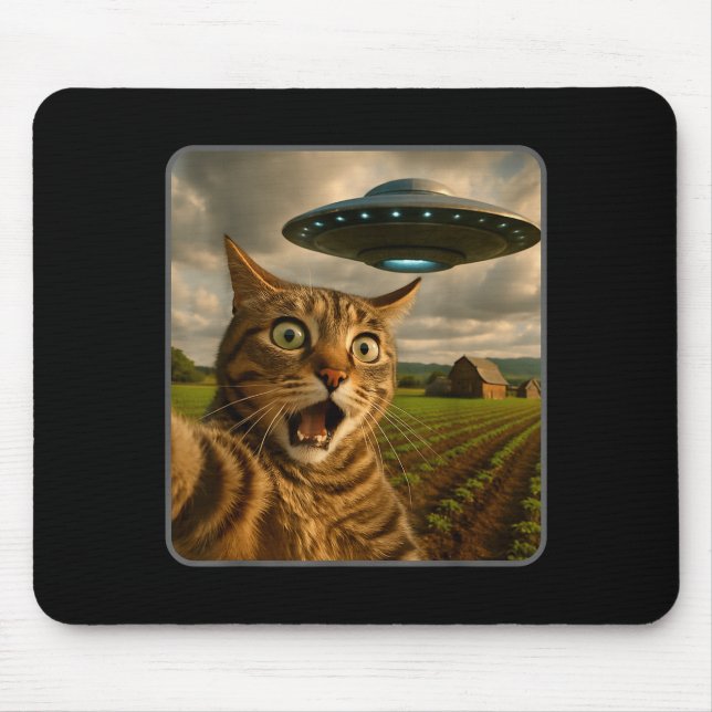 Funny Cat Selfie With Ufo Alien Meme  Mouse Mat (Front)