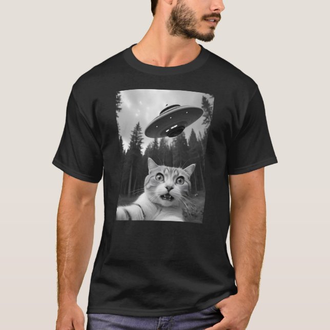 Funny Cat Selfie with UFO Alien T-Shirt (Front)