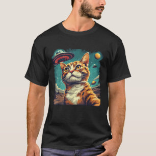 Funny Cat Selfie with UFOs Cat Mum Cat Dad Men Wom T-Shirt